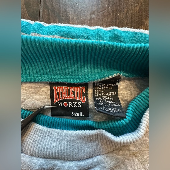 Vintage 90s Athletic Works Sweatshirt - Picture 5 of 7